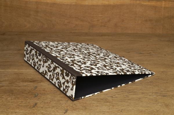 Handmade folder from Germany with Florentine paper